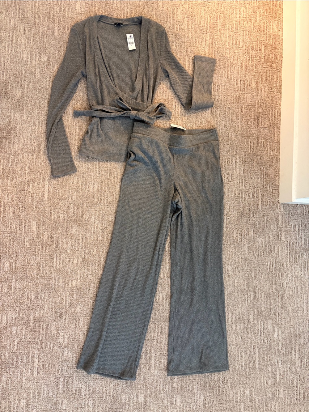 Express Women's Two-Piece Knit Loungewear Set in Heather Gray